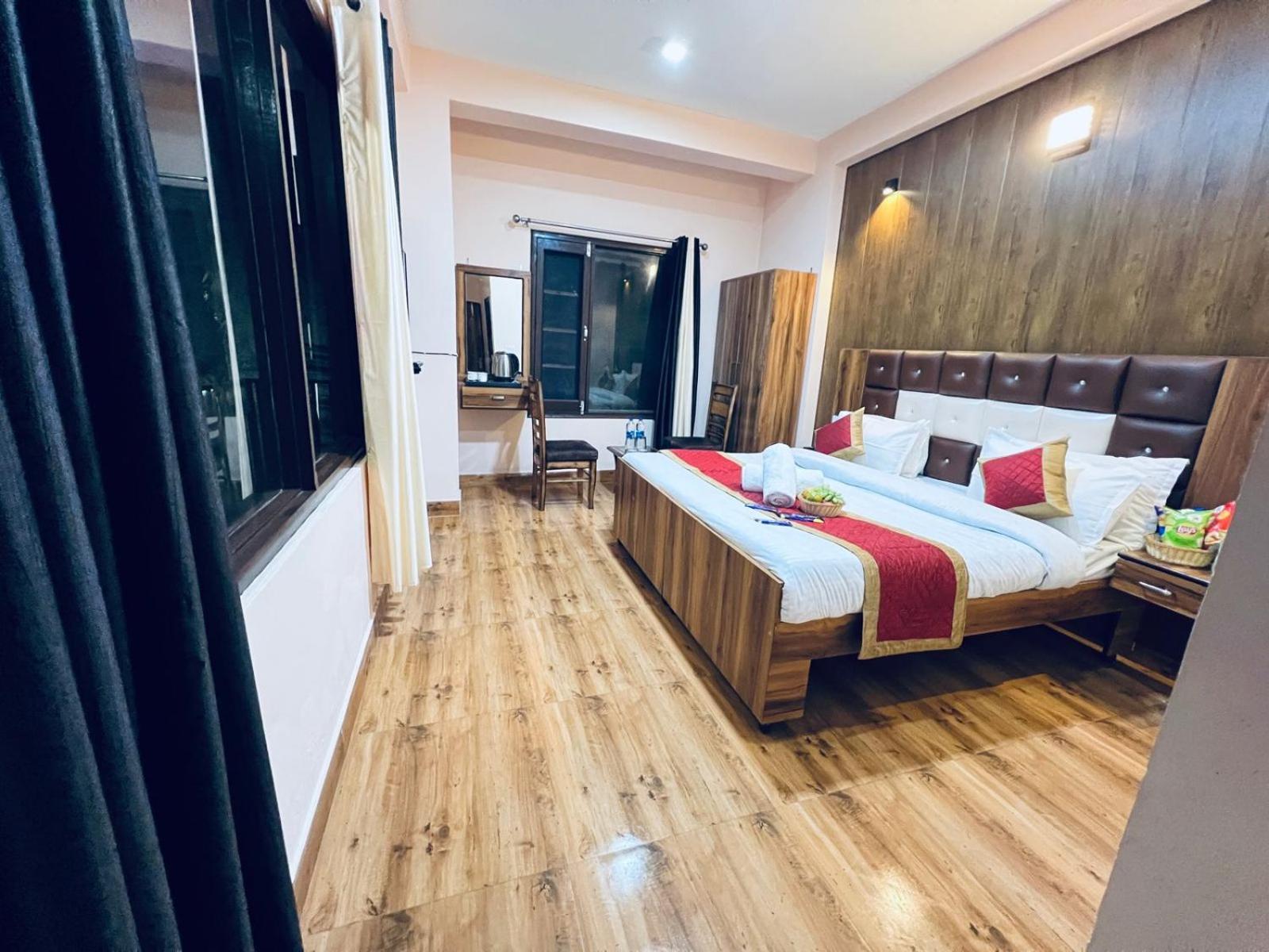 Hotel The Canadian With Jungle View, Near Dalhousie Bus Stand Banikhet المظهر الخارجي الصورة