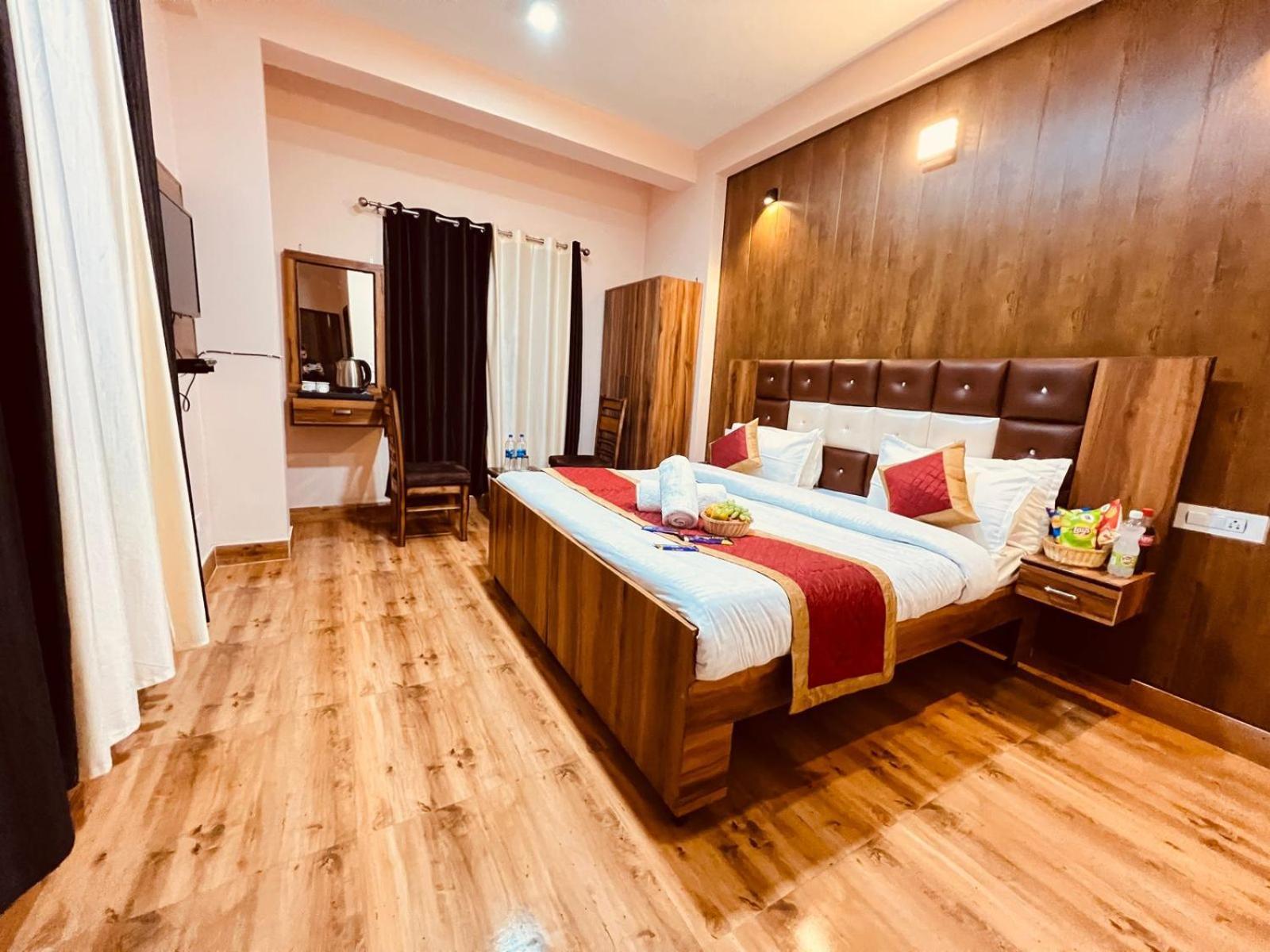 Hotel The Canadian With Jungle View, Near Dalhousie Bus Stand Banikhet المظهر الخارجي الصورة