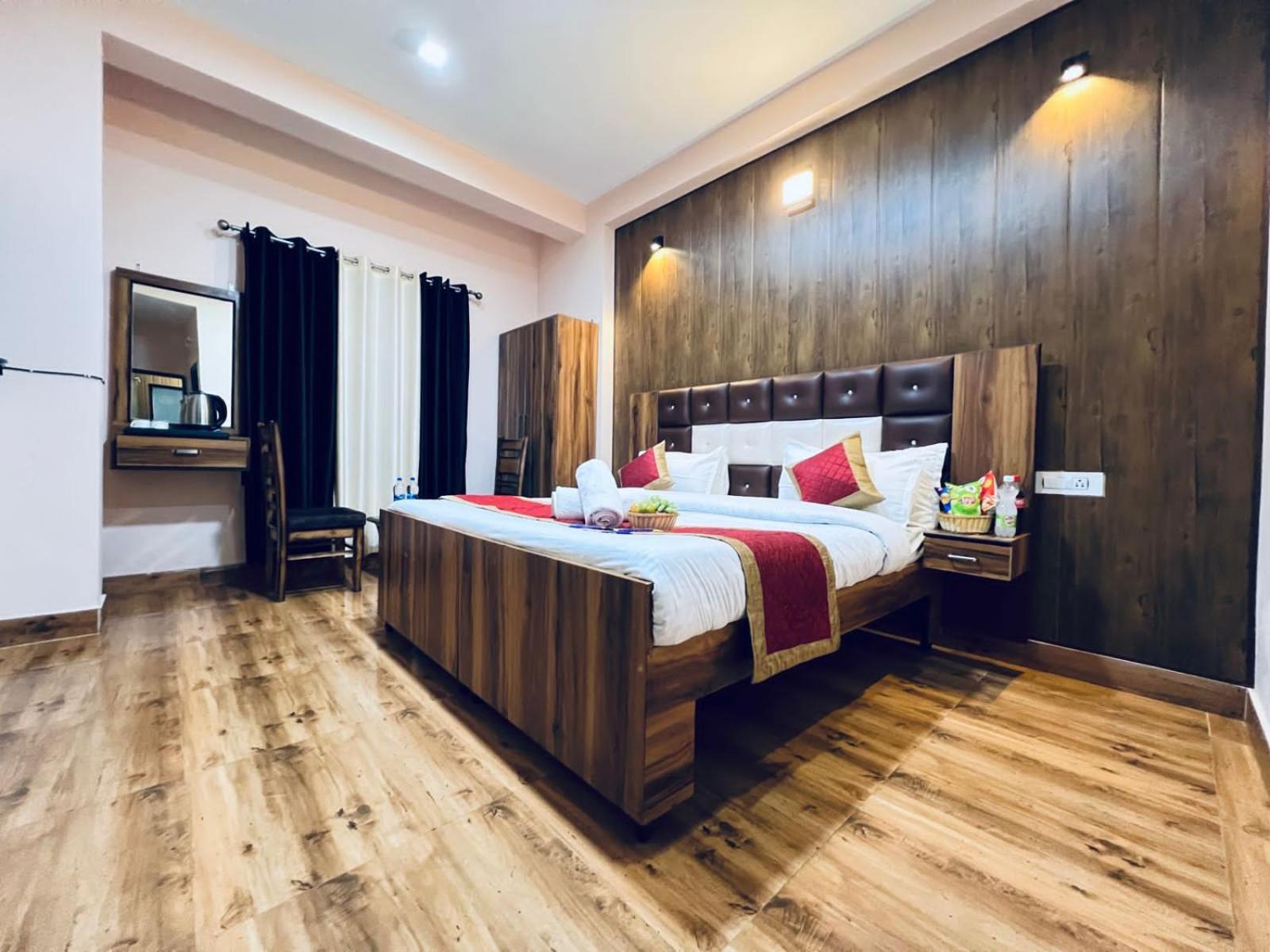 Hotel The Canadian With Jungle View, Near Dalhousie Bus Stand Banikhet المظهر الخارجي الصورة