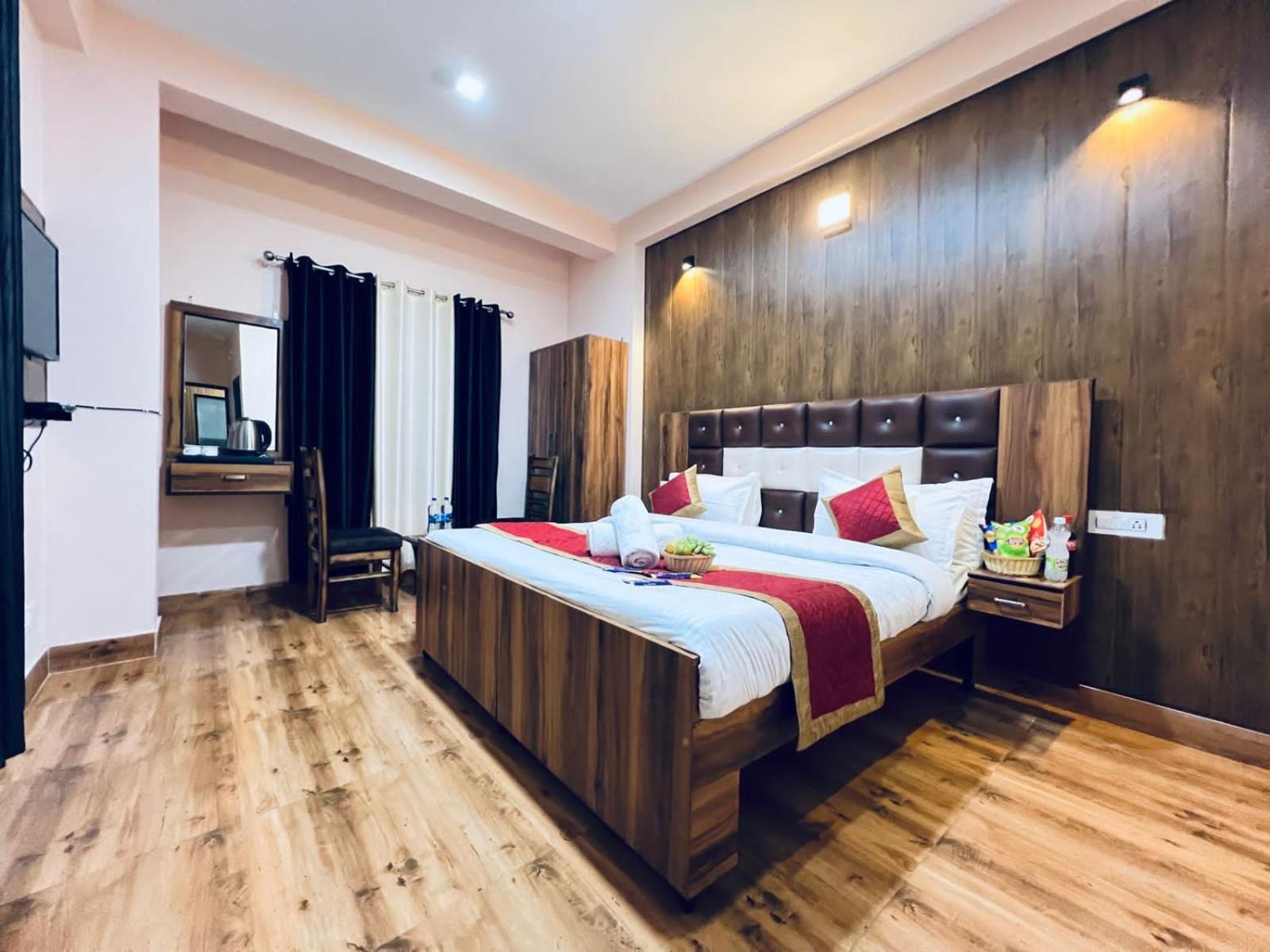 Hotel The Canadian With Jungle View, Near Dalhousie Bus Stand Banikhet المظهر الخارجي الصورة