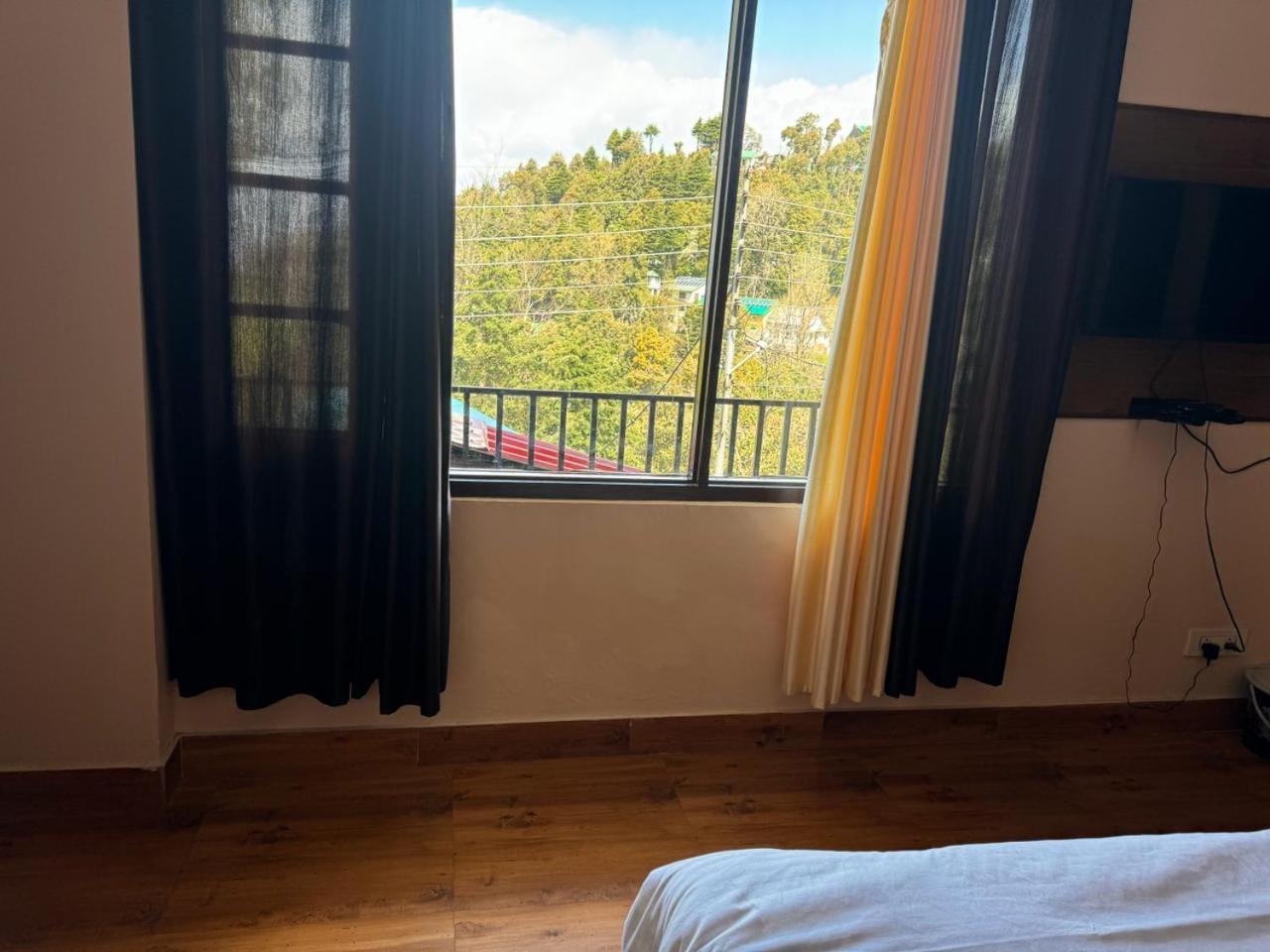Hotel The Canadian With Jungle View, Near Dalhousie Bus Stand Banikhet المظهر الخارجي الصورة